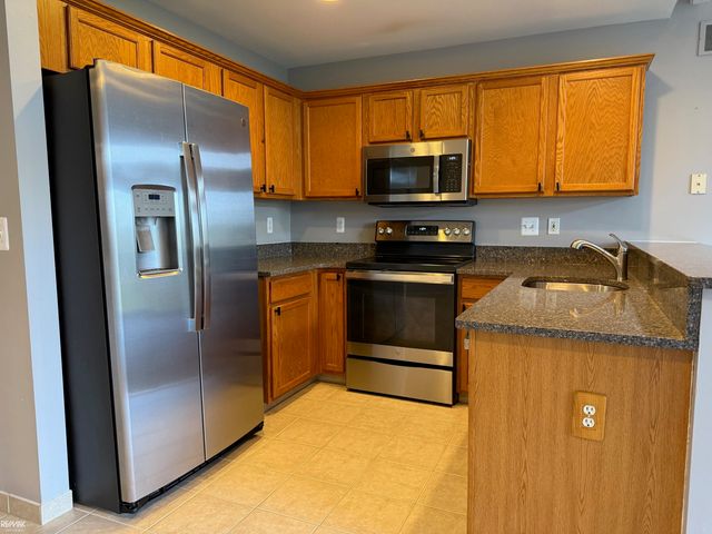 35037 Windsor Drive, New Baltimore, MI 48047