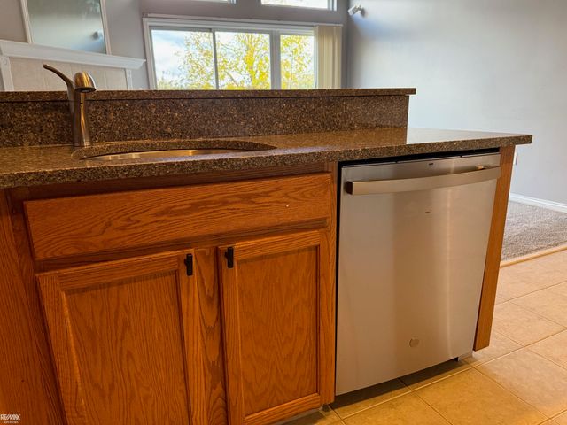 35037 Windsor Drive, New Baltimore, MI 48047