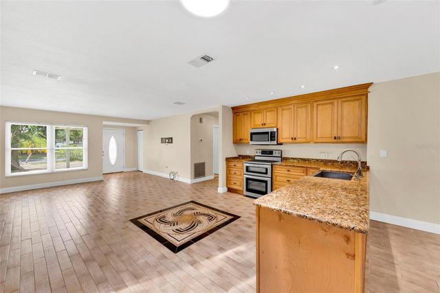 11775 112TH AVENUE, Seminole, FL 33778