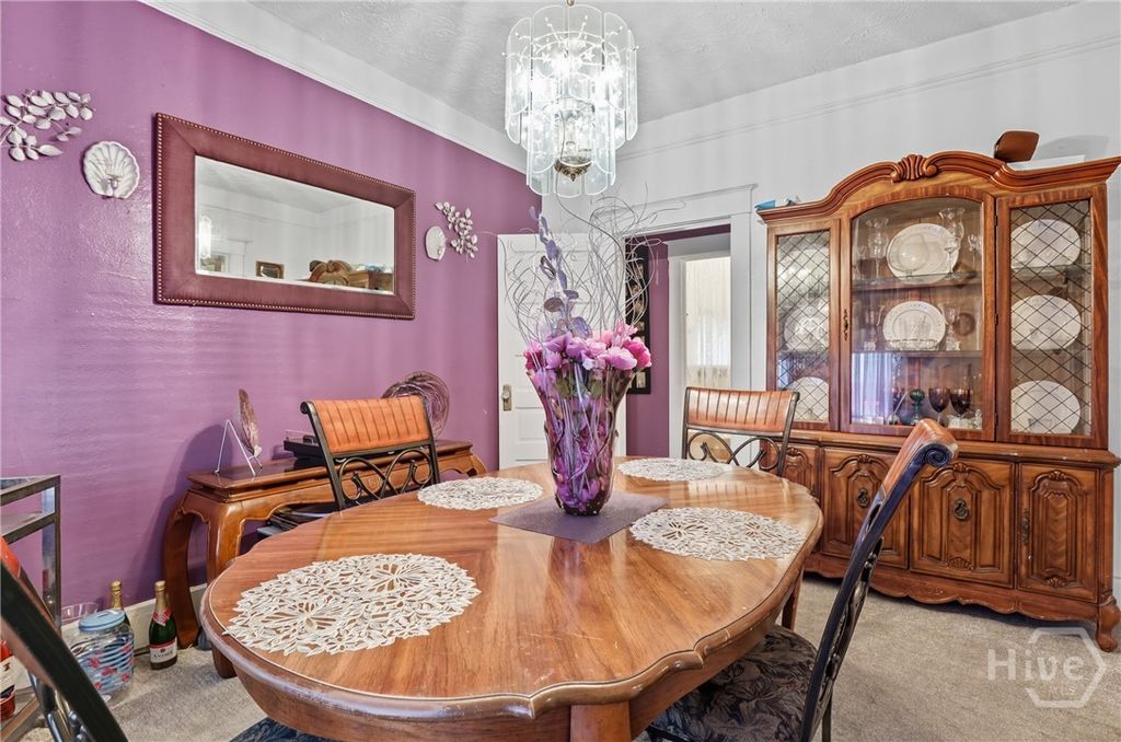 Image 12 of property listing at 805 E 40th Street, Savannah, GA 31401