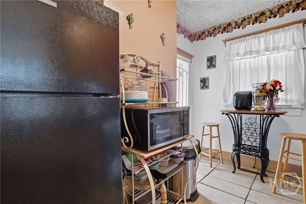 Image 17 of property listing at 805 E 40th Street, Savannah, GA 31401