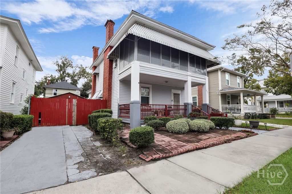 Image 2 of property listing at 805 E 40th Street, Savannah, GA 31401