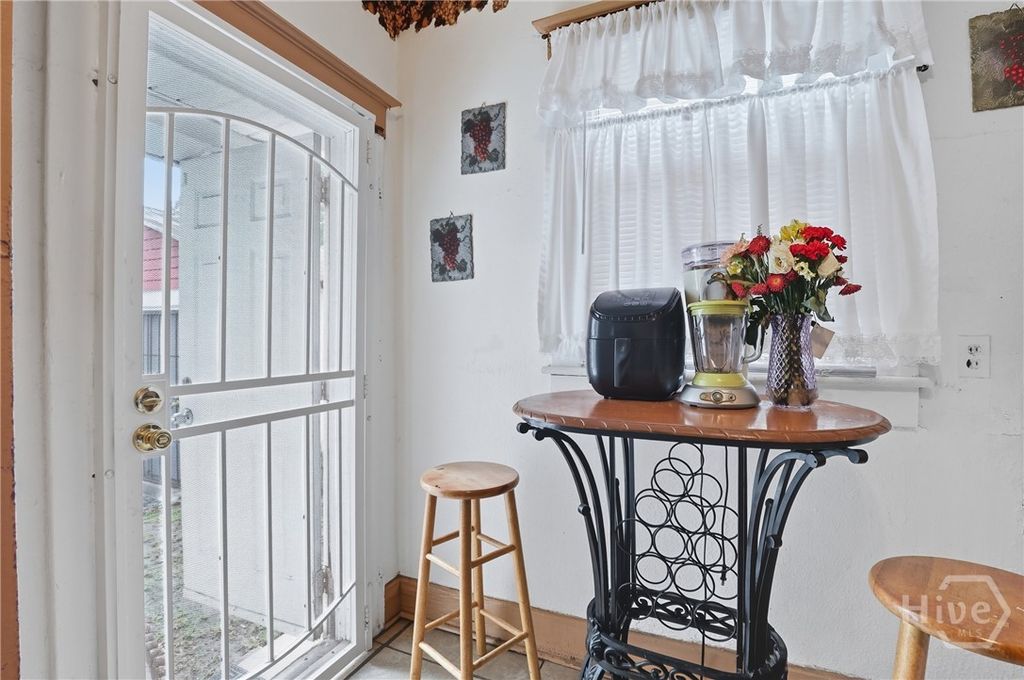 Image 20 of property listing at 805 E 40th Street, Savannah, GA 31401