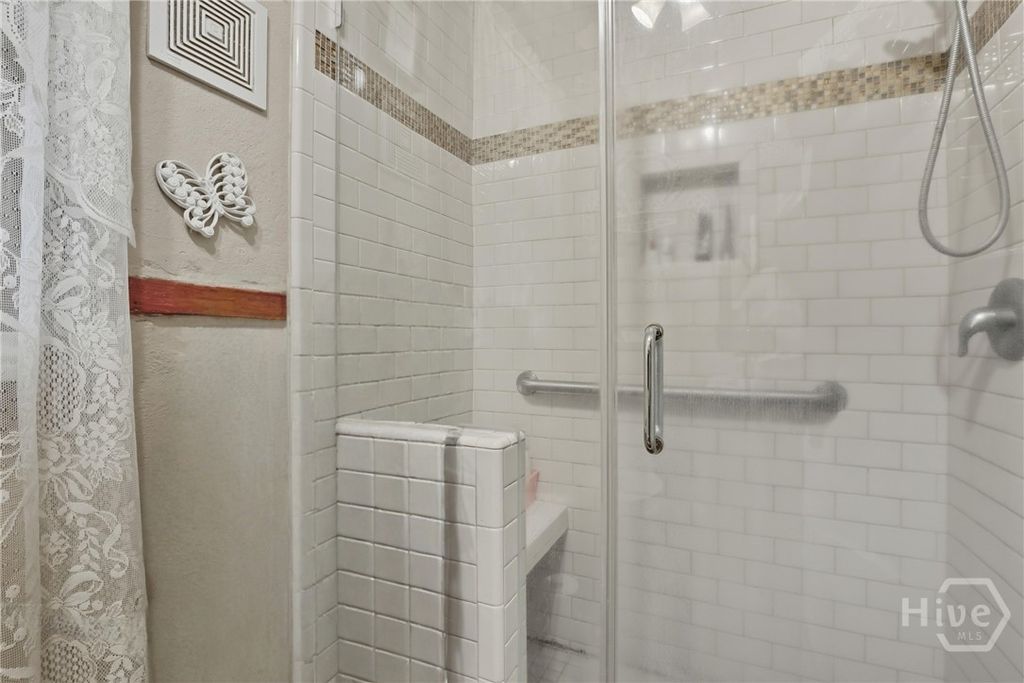 Image 26 of property listing at 805 E 40th Street, Savannah, GA 31401