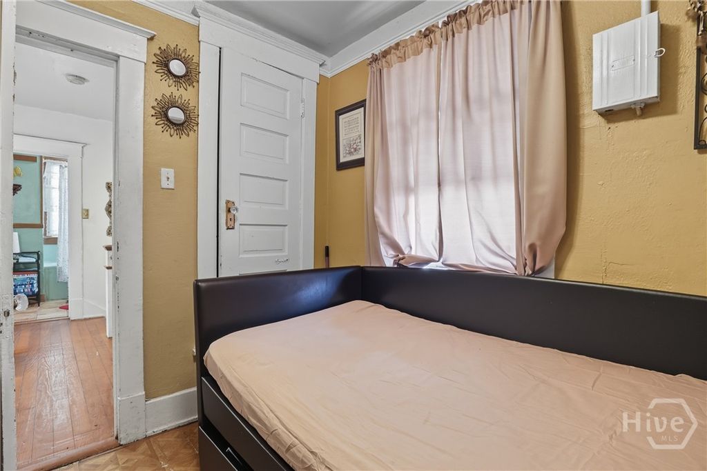 Image 28 of property listing at 805 E 40th Street, Savannah, GA 31401