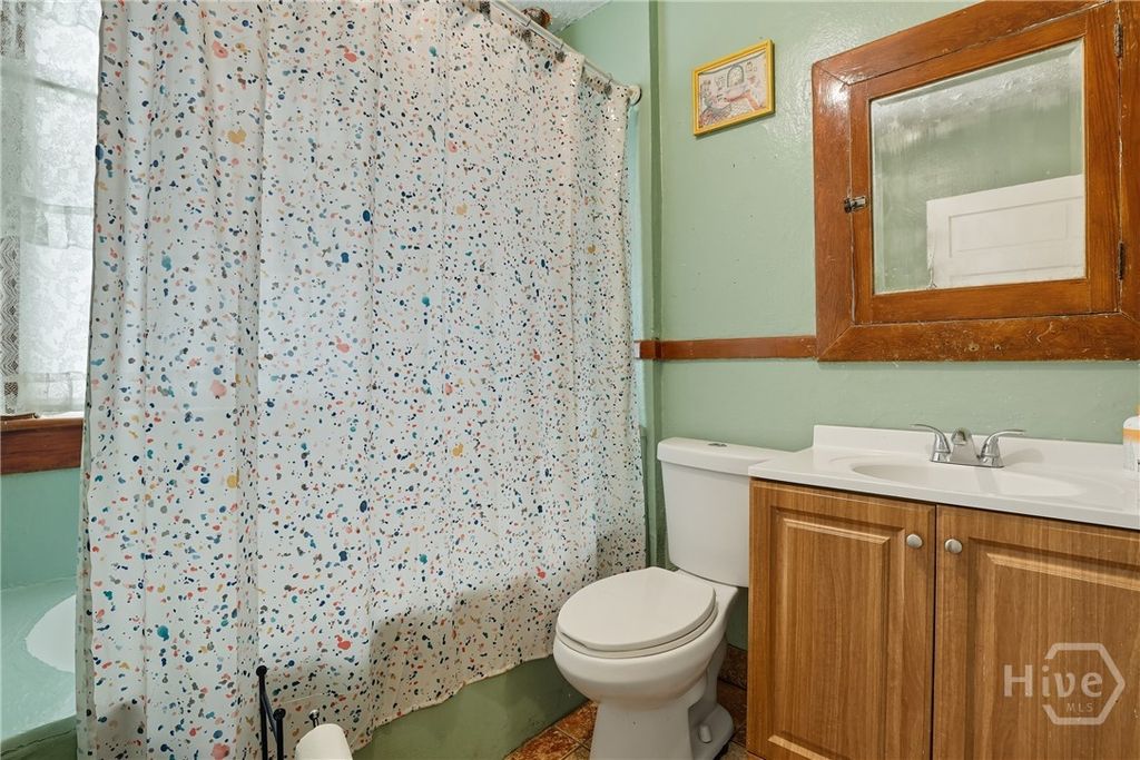 Image 30 of property listing at 805 E 40th Street, Savannah, GA 31401