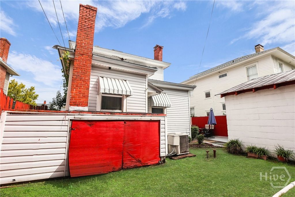 Image 34 of property listing at 805 E 40th Street, Savannah, GA 31401