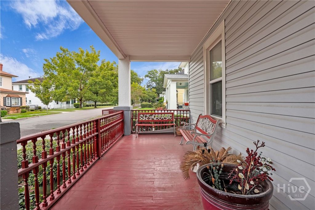Image 6 of property listing at 805 E 40th Street, Savannah, GA 31401