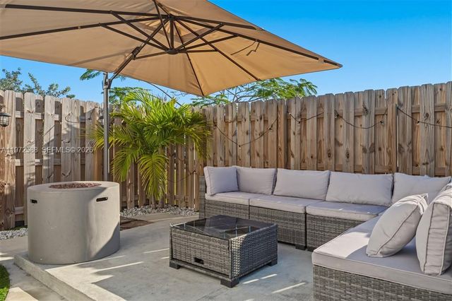 12245 NW 24th Pl, Miami, FL 33167