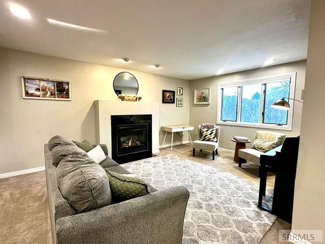 884 Buckboard Lane, Idaho Falls, ID 83402