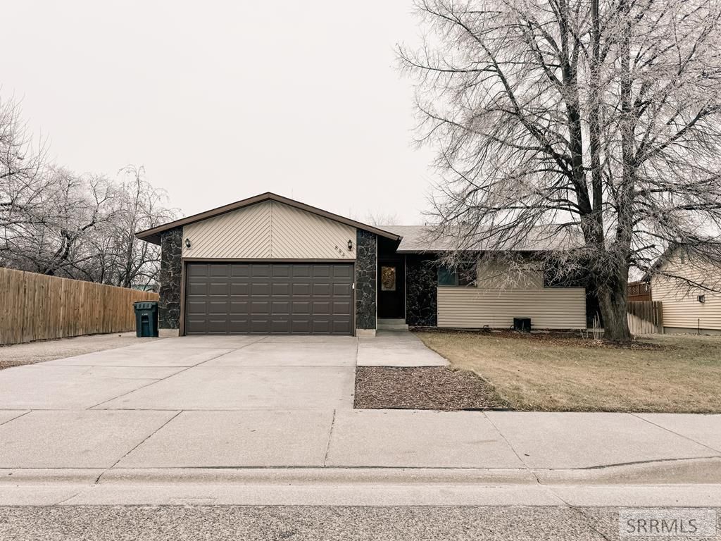 884 Buckboard Lane, Idaho Falls, ID 83402