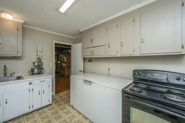 111 Weathers Street, Saint George, SC 29477