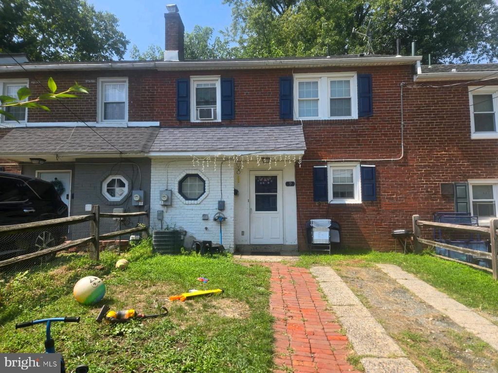 9 CLAYTON CT, WILMINGTON, DE 19809 — exterior