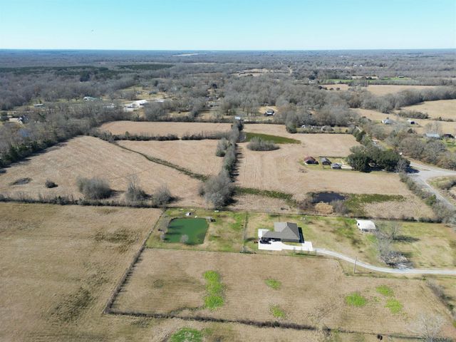 10854 Peairs Rd, Zachary, LA 70791