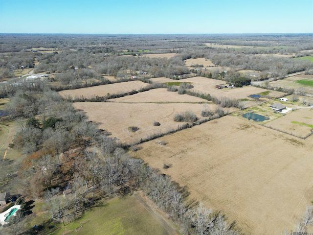 10854 Peairs Rd, Zachary, LA 70791