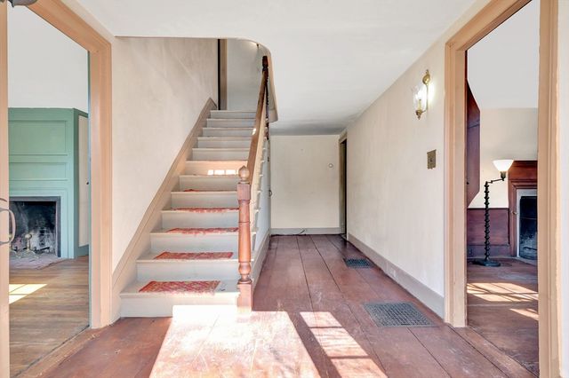 153 Main St, Wenham, MA 01984