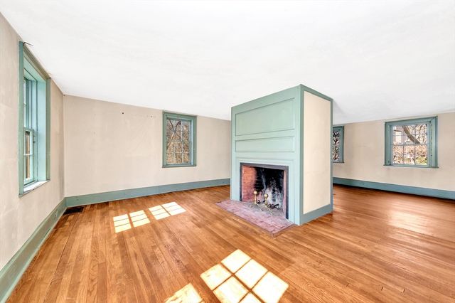 153 Main St, Wenham, MA 01984