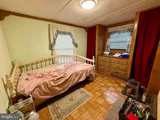 115 SPRING HILL LN, Honey Brook, PA 19344