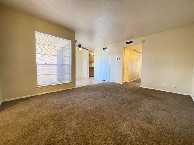 4601 Carlisle Boulevard NE APT D2, Albuquerque, NM 87109