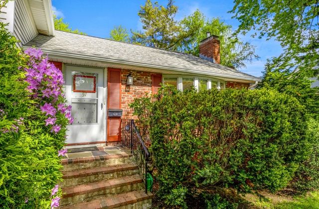 57 Spy Pond Ln, Arlington, MA 02474