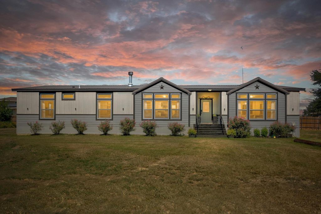 313 County Road 259, Liberty Hill, TX 78642