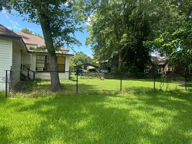 490 E Holley, Alba, TX 75410