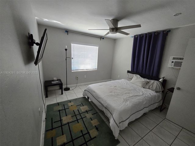 1117 NE 17th Way 1-3, Fort Lauderdale, FL 33304