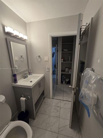 1117 NE 17th Way 1-3, Fort Lauderdale, FL 33304