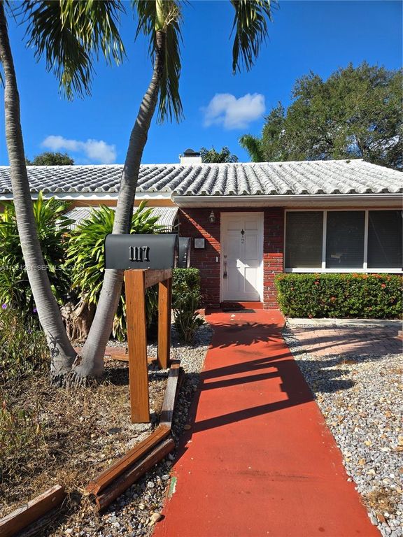 1117 NE 17th Way 1-3, Fort Lauderdale, FL 33304