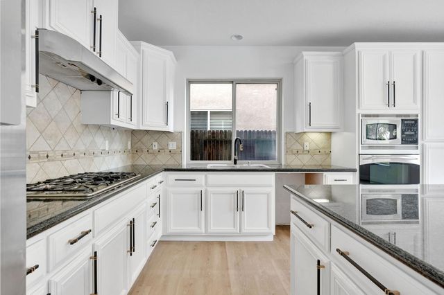 1823 Houston Avenue, Clovis, CA 93619