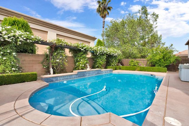 1823 Houston Avenue, Clovis, CA 93619