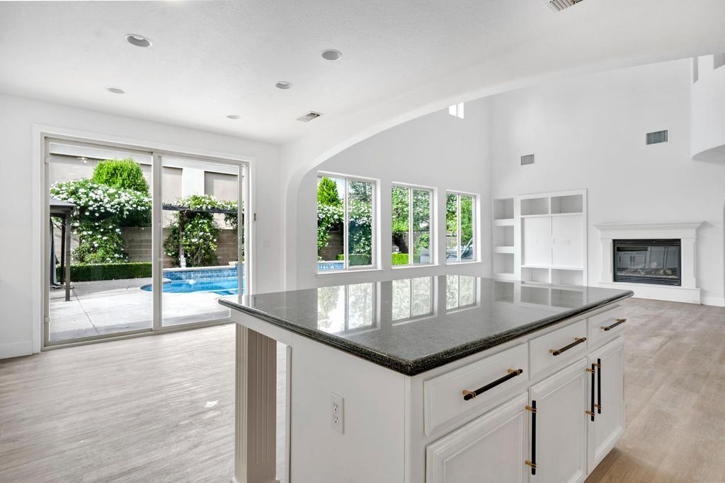 Image 12 of property listing at 1823 Houston Avenue, Clovis, CA 93619