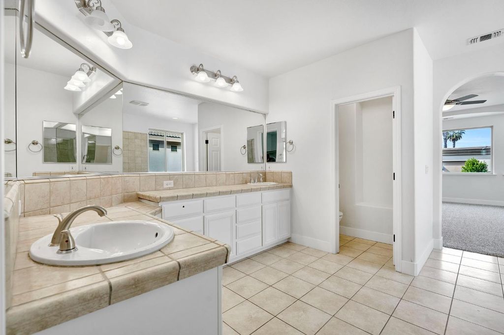 Image 25 of property listing at 1823 Houston Avenue, Clovis, CA 93619