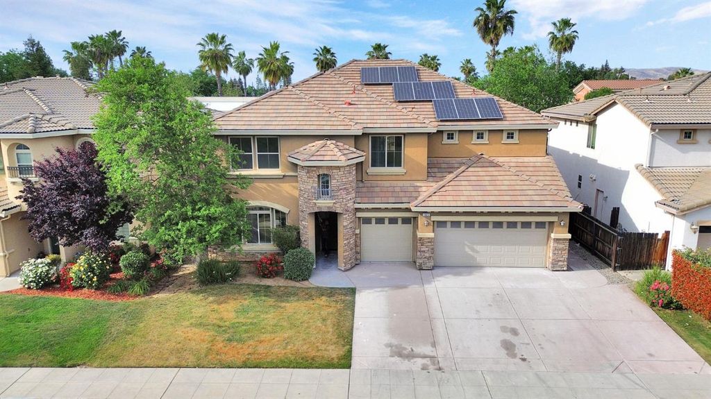 Image 31 of property listing at 1823 Houston Avenue, Clovis, CA 93619