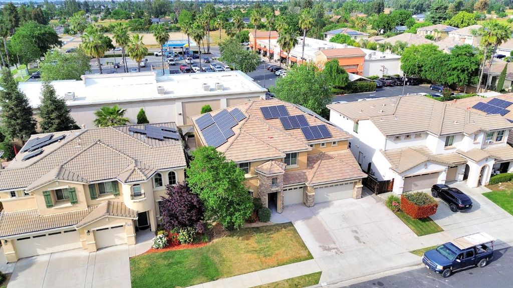 Image 35 of property listing at 1823 Houston Avenue, Clovis, CA 93619