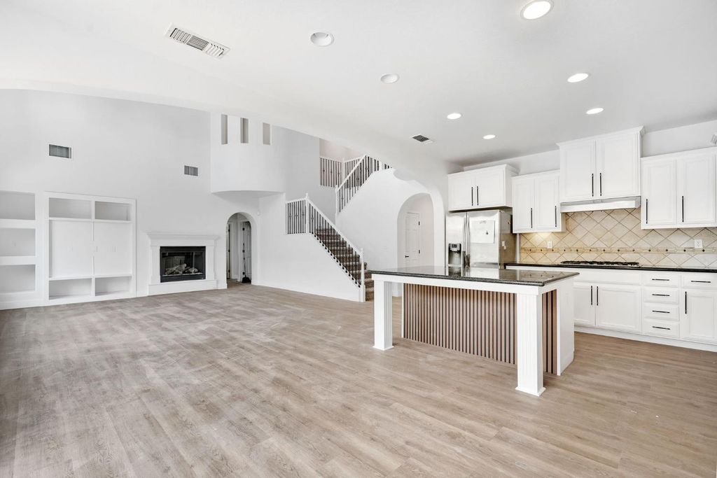 Image 8 of property listing at 1823 Houston Avenue, Clovis, CA 93619