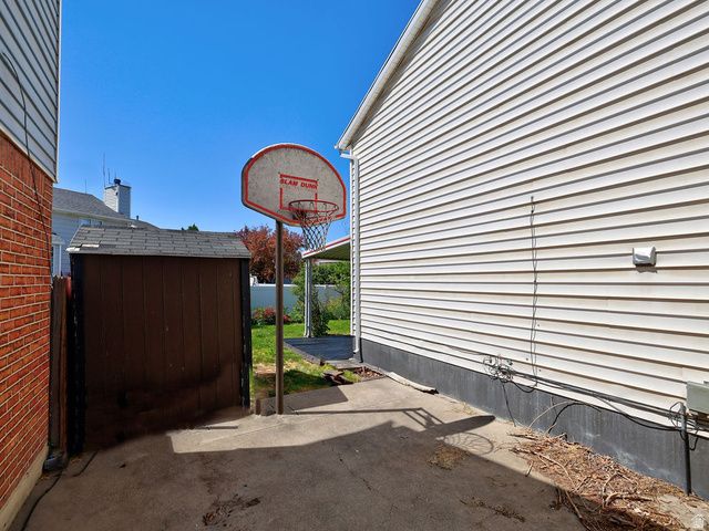 3073 W LINTON DR, West Jordan, UT 84088