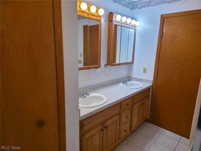 1478 Lockwood Road, Barberton, OH 44203
