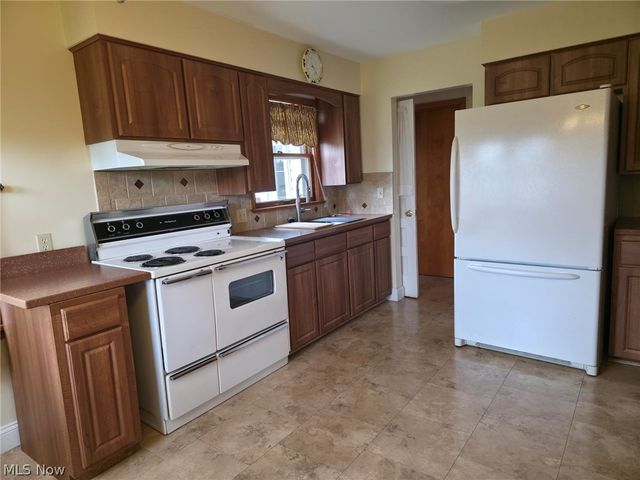 1478 Lockwood Road, Barberton, OH 44203
