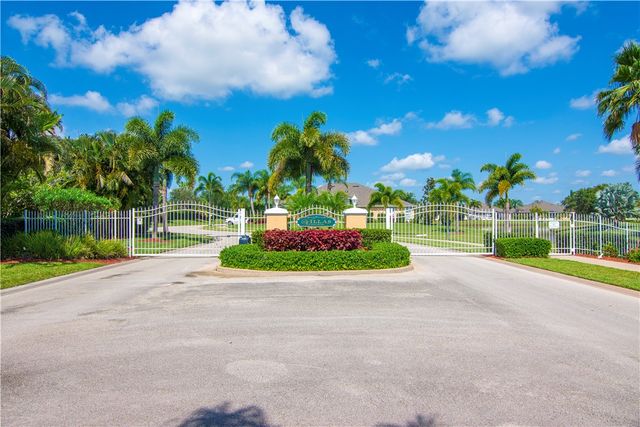 391 W Tangerine Square SW, Vero Beach, FL 32968