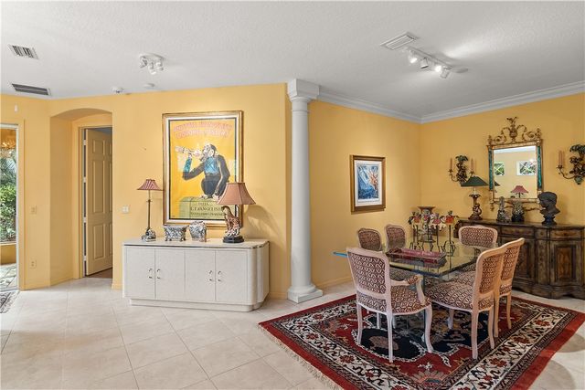 391 W Tangerine Square SW, Vero Beach, FL 32968