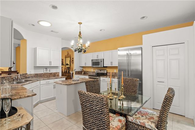 391 W Tangerine Square SW, Vero Beach, FL 32968