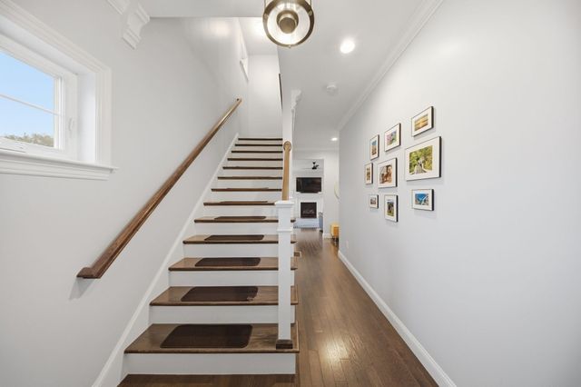 1093 Washington St 1093, Holliston, MA 01746