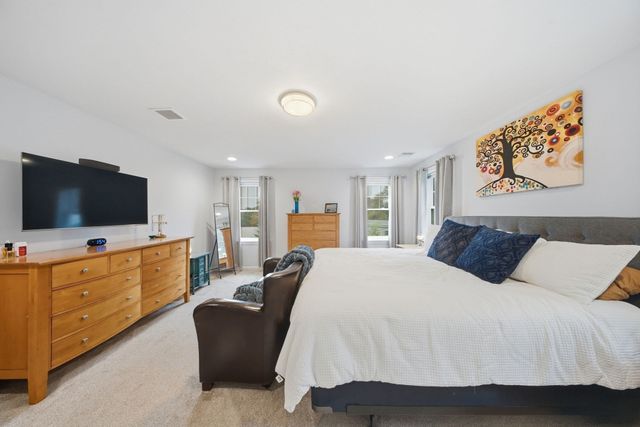 1093 Washington St 1093, Holliston, MA 01746