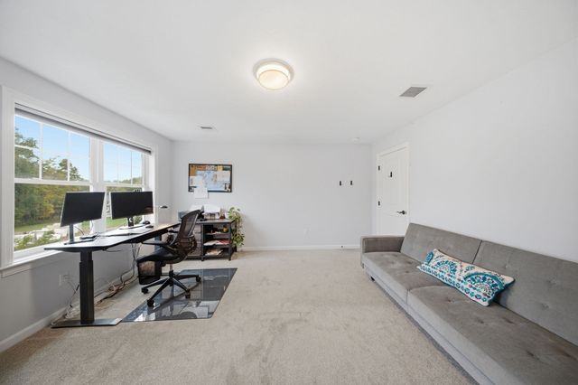 1093 Washington St 1093, Holliston, MA 01746