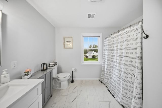 1093 Washington St 1093, Holliston, MA 01746