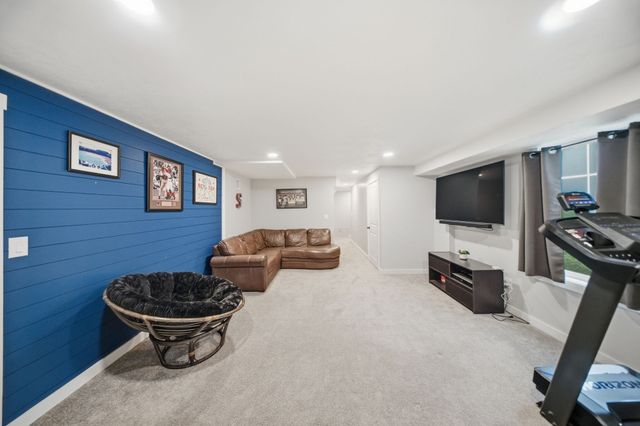 1093 Washington St 1093, Holliston, MA 01746