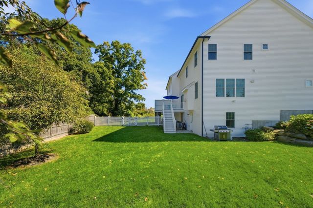 1093 Washington St 1093, Holliston, MA 01746