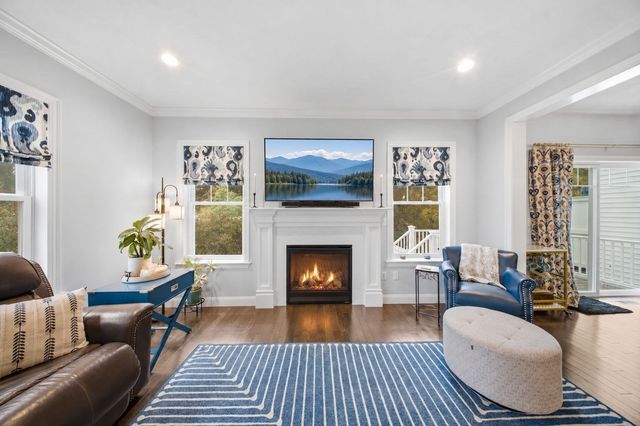 1093 Washington St 1093, Holliston, MA 01746