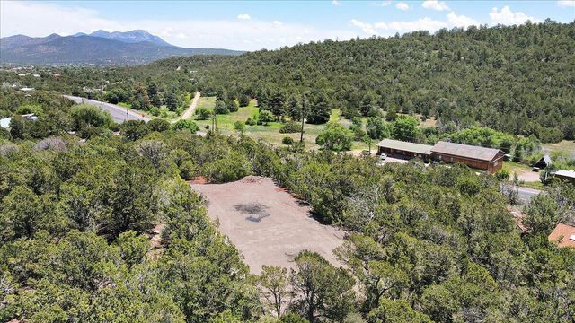 13 PINON Avenue, Cedar Crest, NM 87008